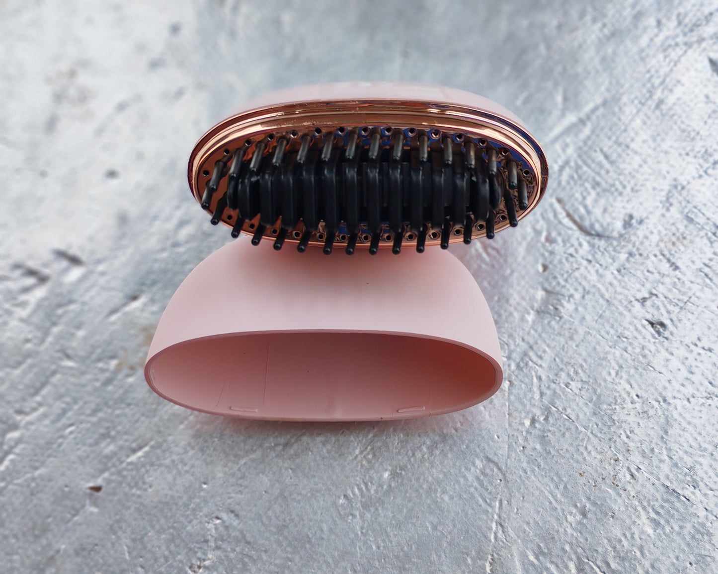 Cordless Hair Straightening Comb – Fast Heat, Tangle-Free Styling Anywhere