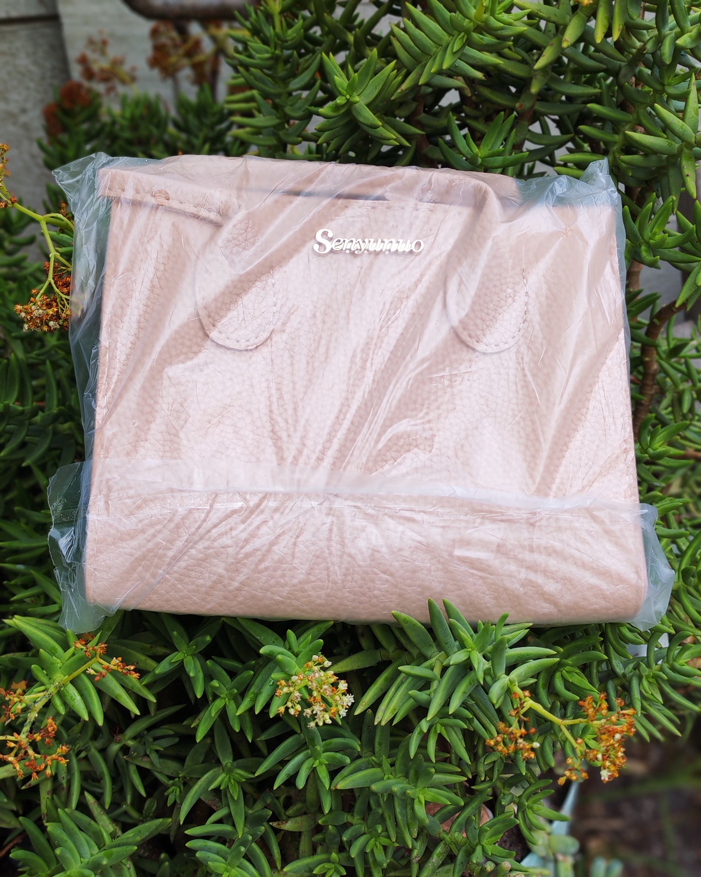 Elegant Everyday Handbag – Compact Design with Spacious Storage