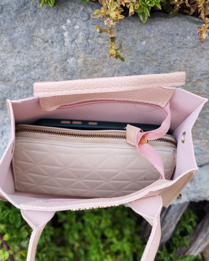 Elegant Everyday Handbag – Compact Design with Spacious Storage