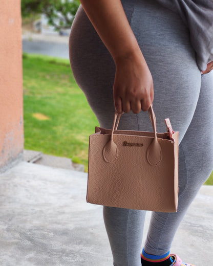 Elegant Everyday Handbag – Compact Design with Spacious Storage